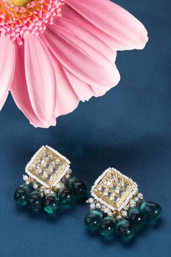 Green & cream drop earring with kundan & pearls