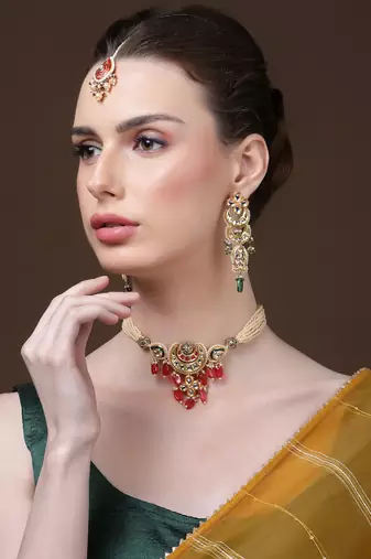 Red & cream maang tikka head jewellery with kundan & pearls