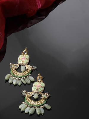 Green & gold drop earring with kundan &  pearls 1
