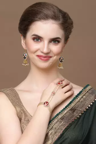Red & gold adjustable hathphool with kundan &  pearls