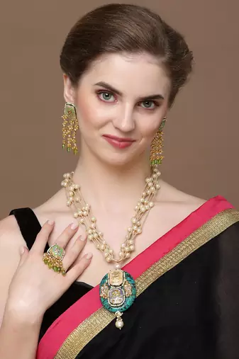 Green & gold adjustable ring with kundan &  pearls