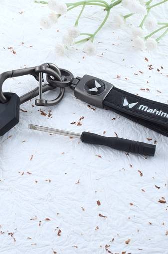 Leather mahindra fashion keychain