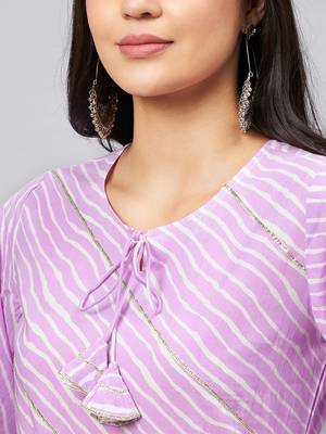 Winered women purple leheriya print with gota hanging straight kurta 4