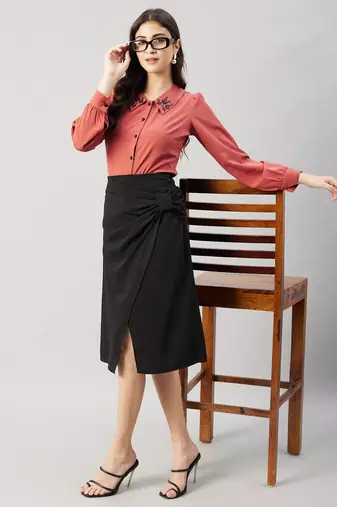 Winered woman  black side bow crepe skirt