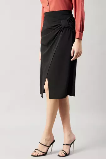 Winered woman  black side bow crepe skirt