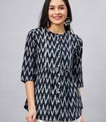 Winered woman black and white ikat print front opening tunic