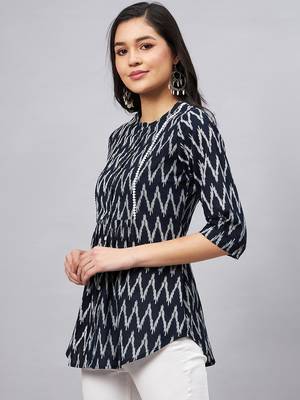 Winered woman black and white ikat print front opening tunic 3