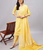 Winered woman yellow gold print triangle lace at yoke kurta set