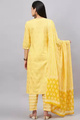 Winered woman yellow gold print triangle lace at yoke kurta set
