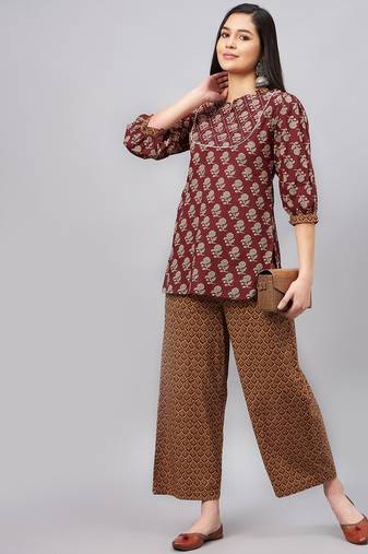 Winered woman maroon anchor thread neck patch co-ord set