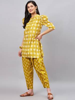 Winered woman yellow front pleated pant with button co-ord set 2
