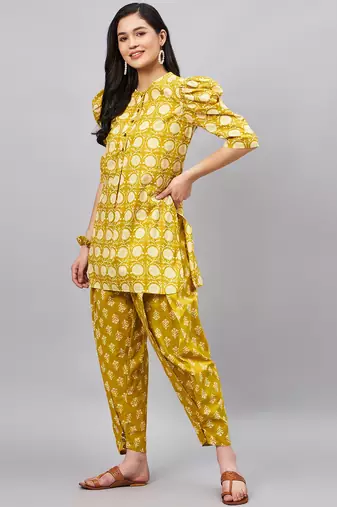 Winered woman yellow front pleated pant with button co-ord set