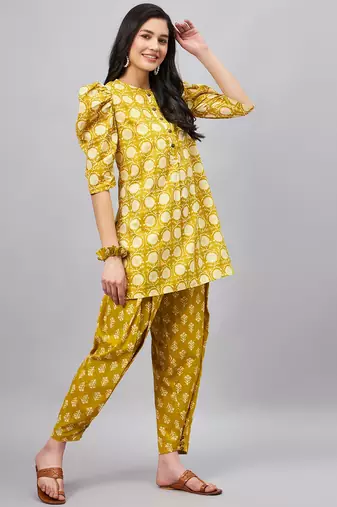 Winered woman yellow front pleated pant with button co-ord set