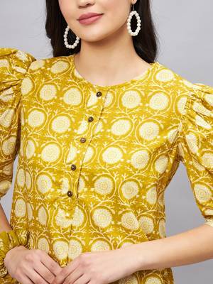 Winered woman yellow front pleated pant with button co-ord set 5