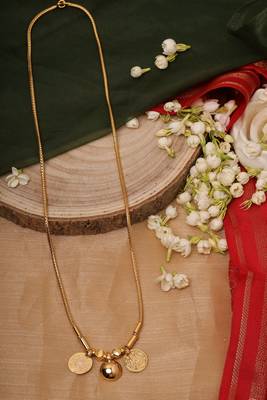 Tri-Circle Radiance: Gold-Plated Necklace 2