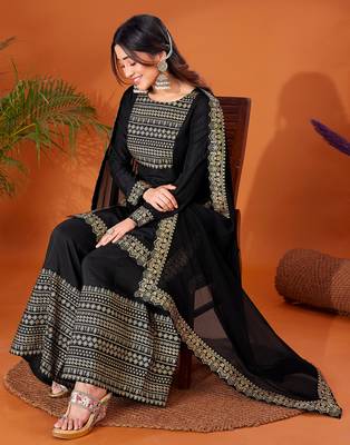 Women kurta pant dupatta set. 3
