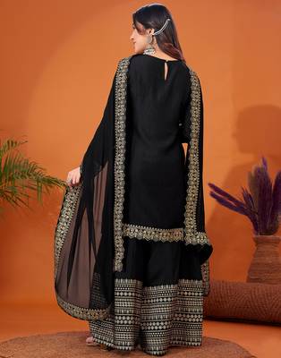 Women kurta pant dupatta set. 5