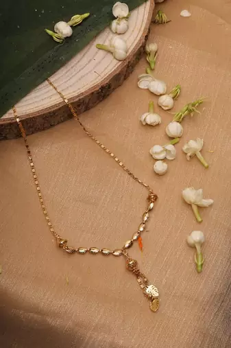 Necklace with Leaf Accent