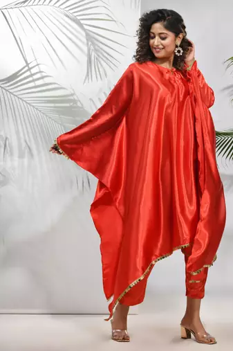 Red solid kaftan & straight pant set with sequins