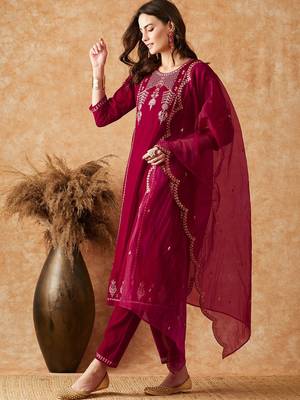  Velvet Embroidery Anarkali Kurta Set Salwar Suit pink Kurta Pant with Pink Dupatta for Women 1