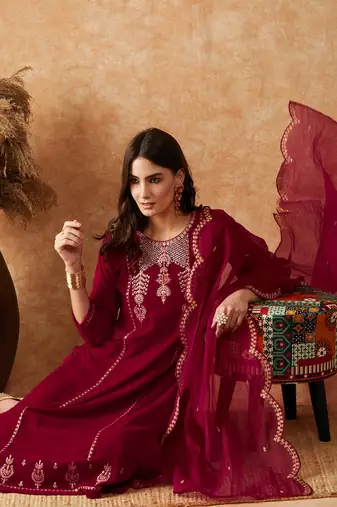 Trendmalls  Velvet Embroidery Anarkali Kurta Set Salwar Suit pink Kurta Pant with Pink Dupatta for Women