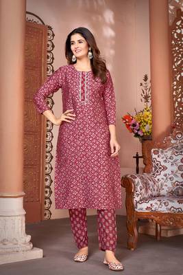 Magenta royal silk print and hand work on neck line kurta pant set 1