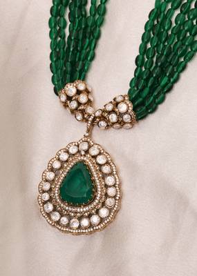 Green Kundan Necklace Set 3