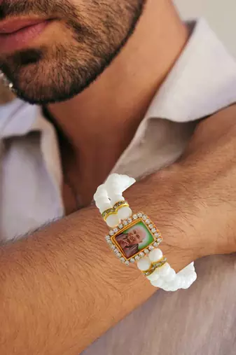 White beads guruji picture bracelet