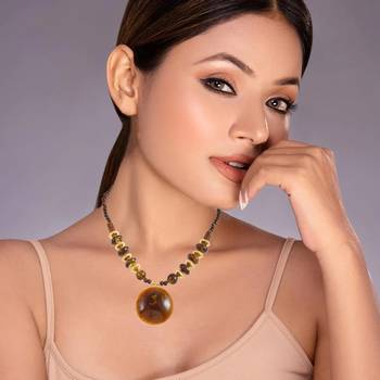 Natural brown amber reiki health benificial pendant necklace for women 4