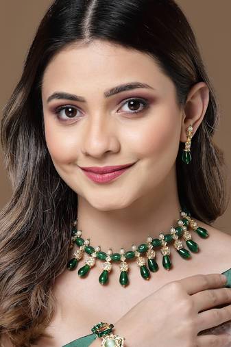 Green & gold drop earring with kundan & pearls