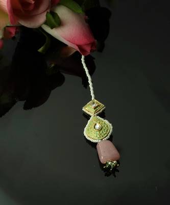 Green & pink adjustable head jewellery with kundan &  pearls 2