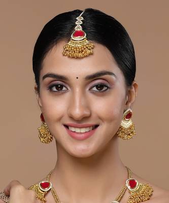 Red & gold adjustable head jewellery with kundan &  pearls 1