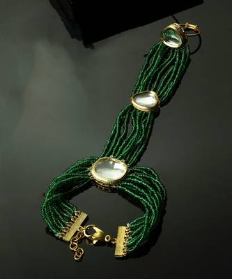 Green & gold adjustable hathphool with kundan &  pearls 2