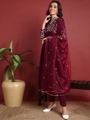 women burgundy cotton blend solid embroidered a-line kurta trouser with dupatta 3