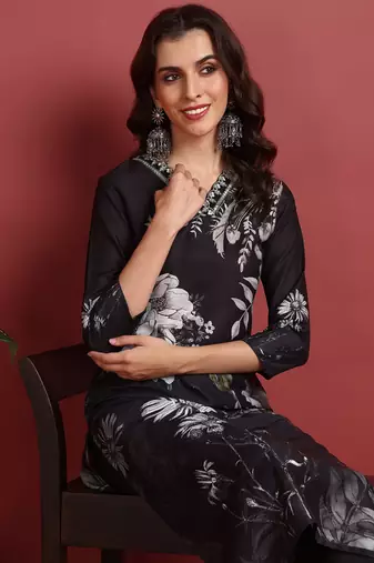 women black silk blend floral printed straight kurta trouser with dupatta