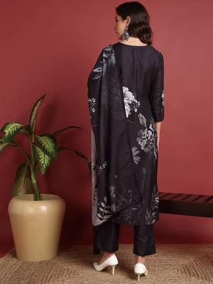 women black silk blend floral printed straight kurta trouser with dupatta 4