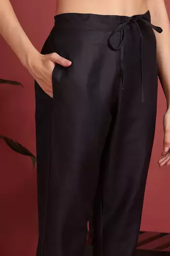 women black silk blend floral printed straight kurta trouser with dupatta