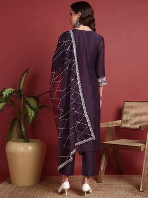 women purple silk blend solid embroidered straight kurta trouser with dupatta 4