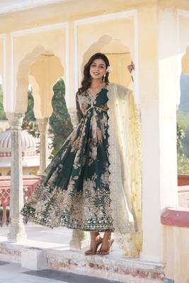 Green designer printed premium women alia cut set 4