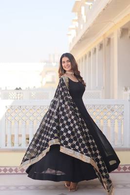 The perfect attractive black color gown with dupatta set 2