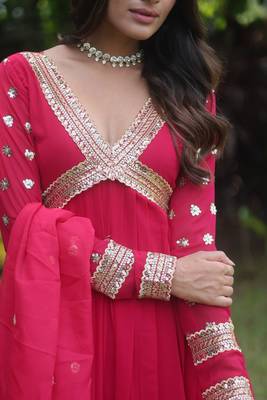 The stunning special designed pink gown with dupatta suit 4