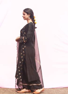 Meenakshi - Black Suit Set 2