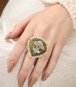 Dreamlike pearl ring