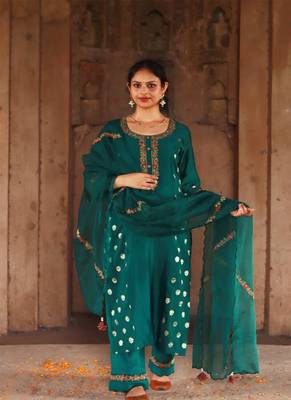 Meenkshi - Green Suit Set 1