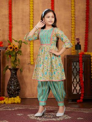 Aarika girls ethnic wear turquoise colour paisley print with lace work cotton kurti patiala set 2
