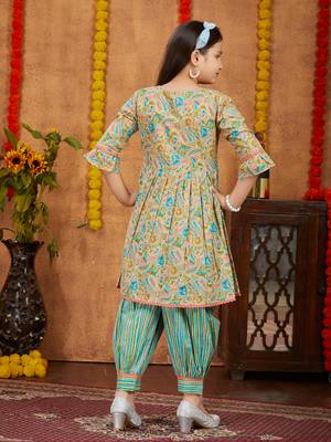 Aarika girls ethnic wear turquoise colour paisley print with lace work cotton kurti patiala set 4