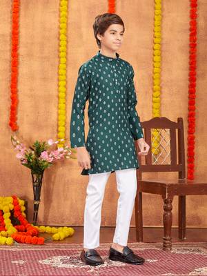 Aarika boys ethnic wear dark green colour solid kurta pyjama set 2