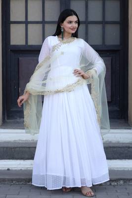 Fancy and stylish white gown with yelloe colour embroidered dupatta 3
