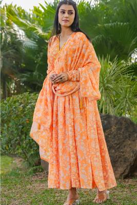 Smart and elegant orange colour gown with dupatta for trendy looks 4