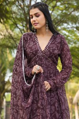 Smart and elegant wine colour gown with dupatta for trendy looks 3